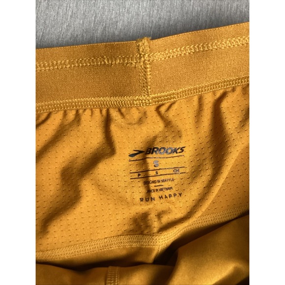 Size S- Brooks Women's High Point 3" 2-in-1 Shorts, Hazelwood/Ochre/Fuchsia. - Picture 5 of 10